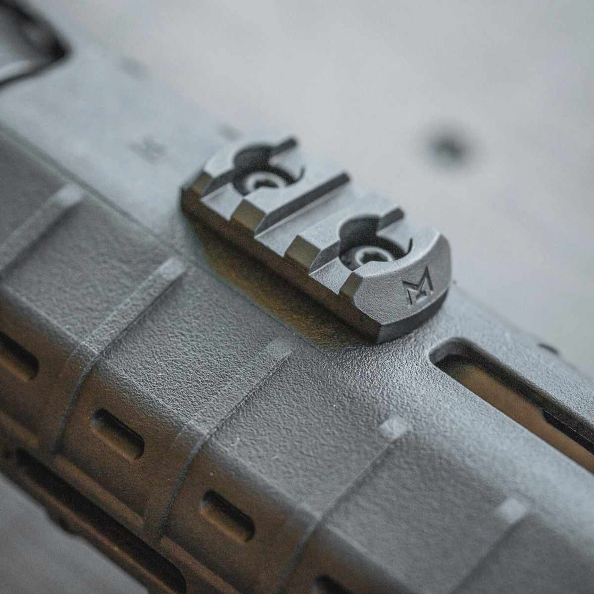 mag589-blk_magpul_m-lok_polymer_rail_3_slots_05