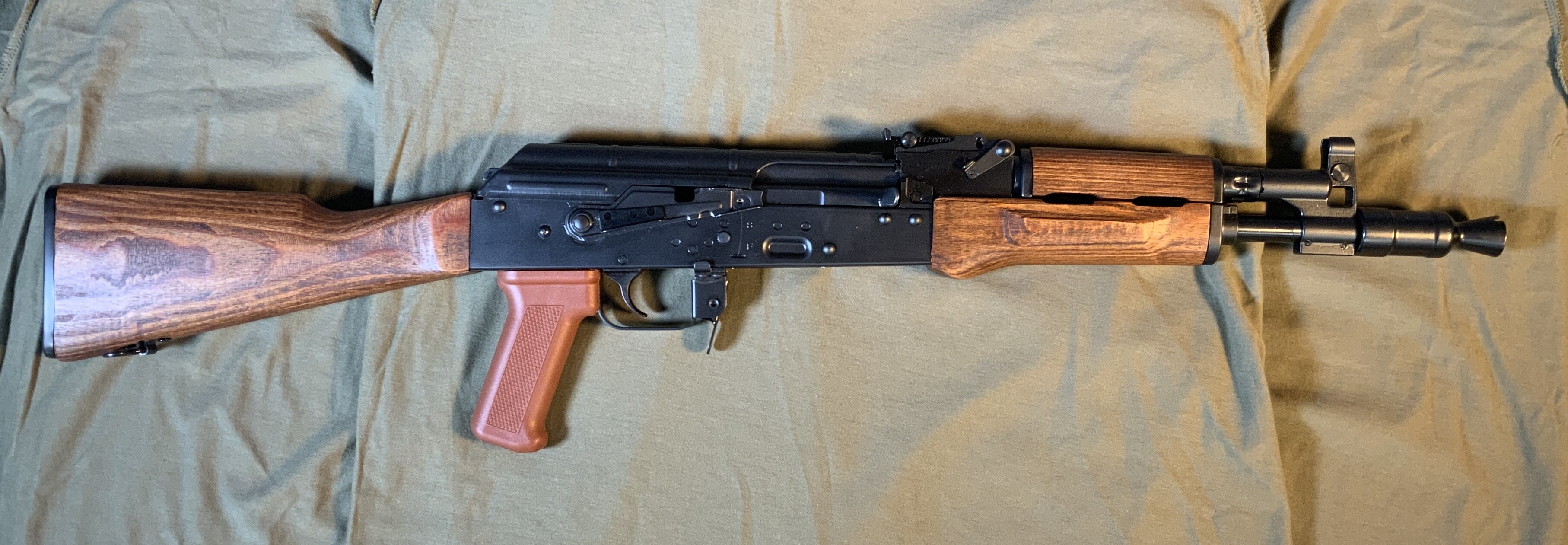 AK Hellpup CAL. 7,62x39 avec crosse en bois - PIONEER ARMS CORP
