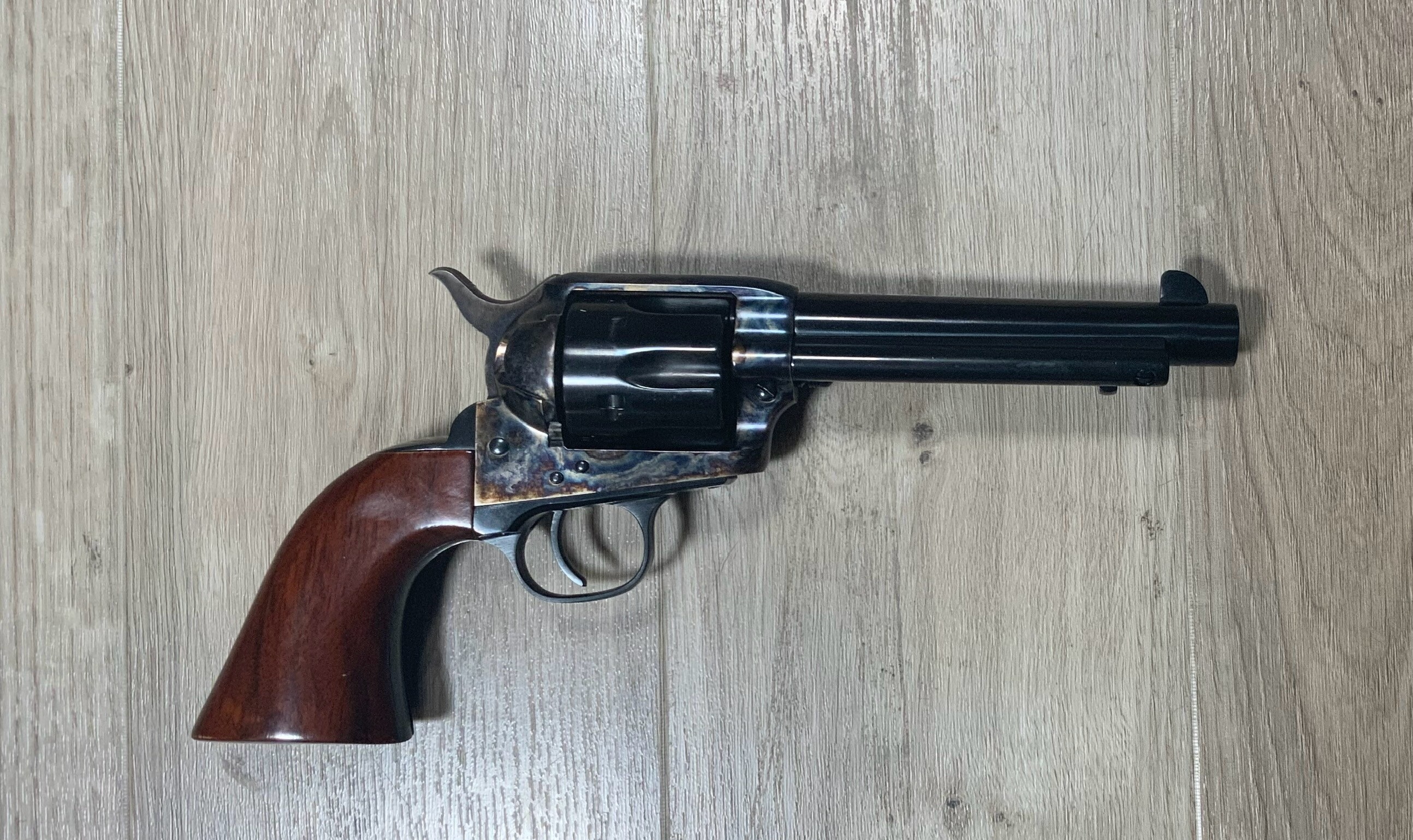 Révolver UBERTI 1873 Cattleman .45 Colt Acier