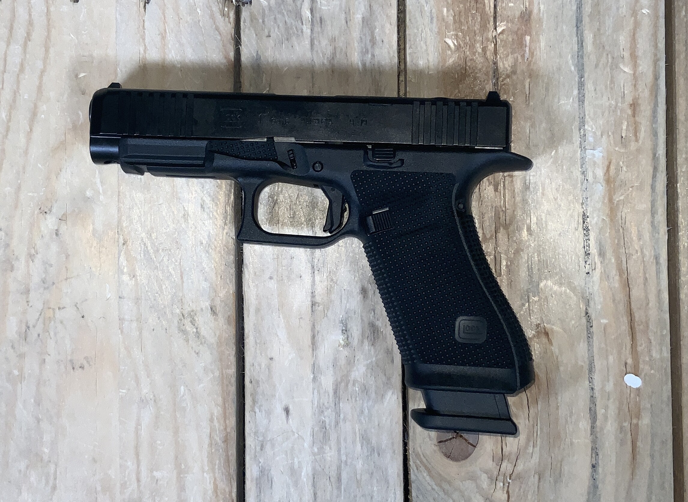 Pistolet Glock 17 Gen 6 9mm Para